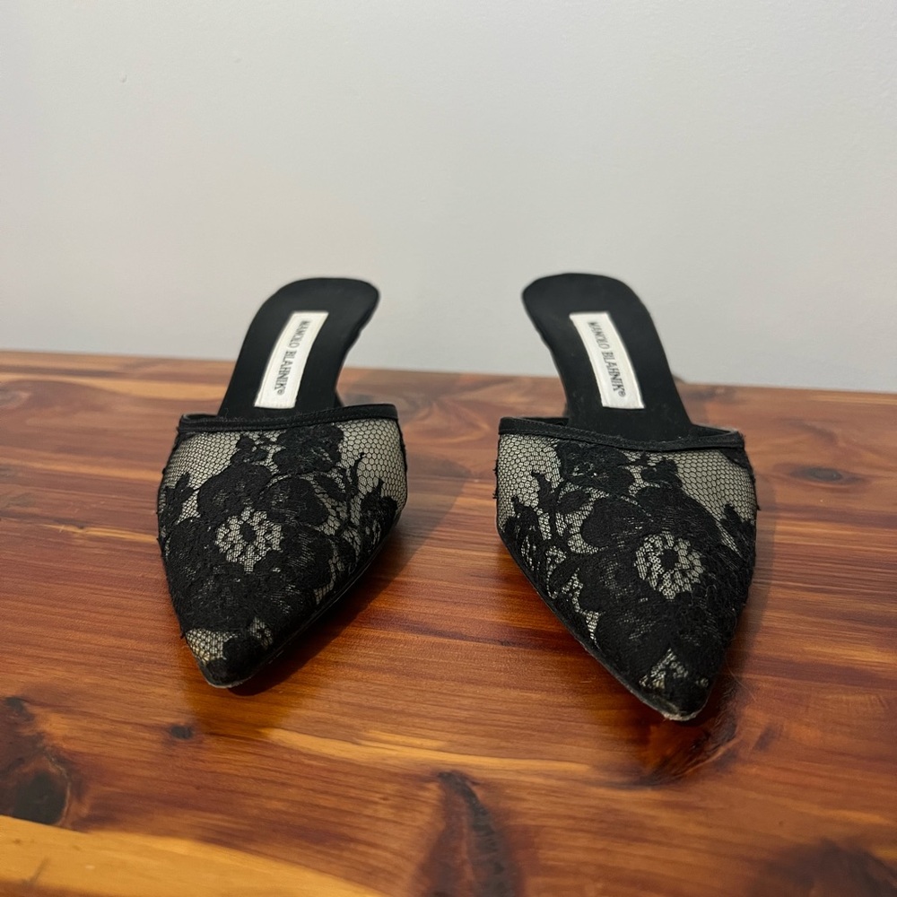 Vintage Manolo Blahnik Black Lace Kitten Heels - Picture 7 of 12